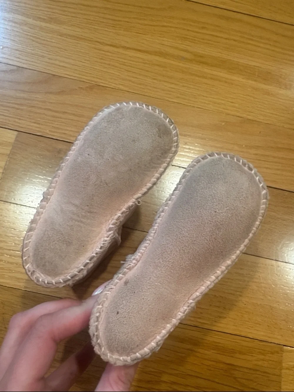UGG Pink Infant Sheepskin Booties - Picture 2 of 4